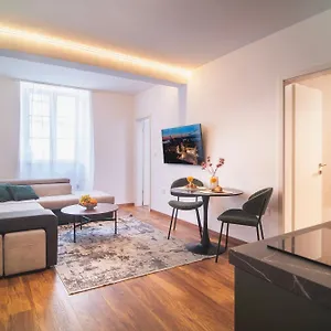 https://da-arena-premium-apartments-with-free-parking-brand-new.in-istria.net